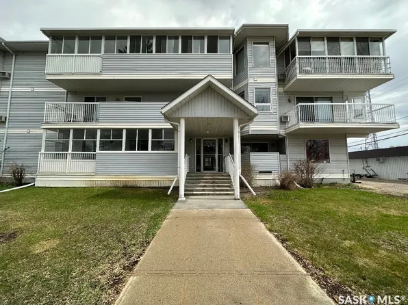 119 4th Avenue W #4, Kindersley, SK S0L 1S0