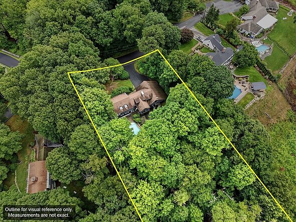 4th image of 3 Hilltop Dr
