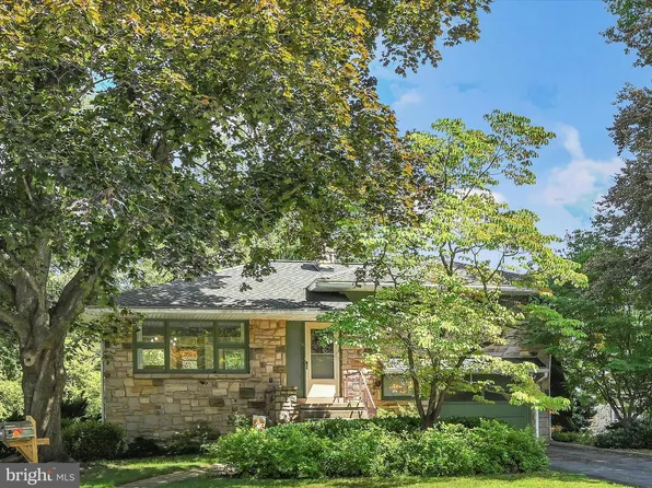 49 Sylvania Rd, Hershey, PA 17033