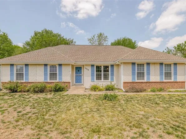 14718 S Murray Ln, Olathe, KS 66062