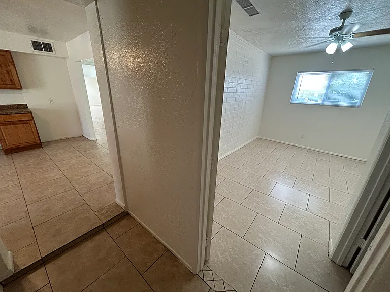 6 bed, 3.0 bath, 2269 sqft, $2,495 — Photo 14