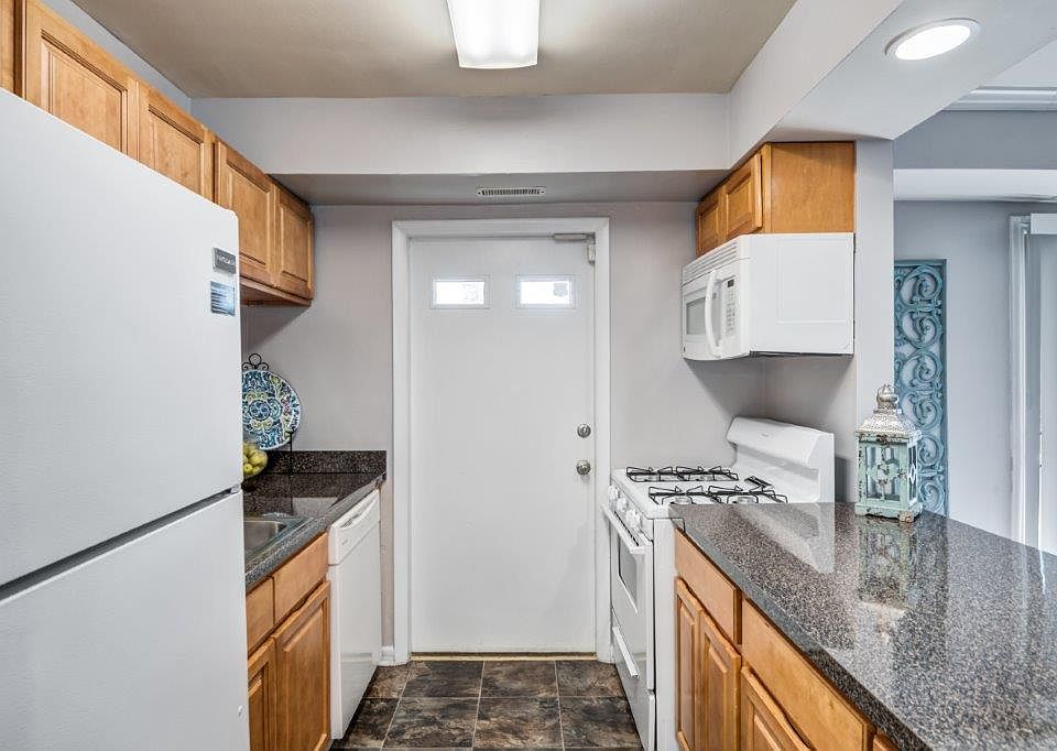 Northwest Crossing Apartment Homes 8601 Gray Fox Rd Randallstown MD