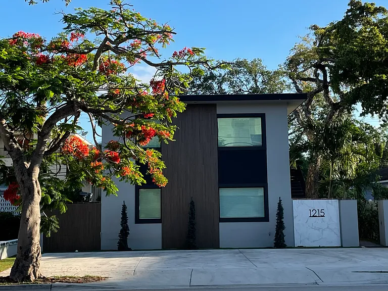 1215 E Broward Blvd #1 — Photo 14