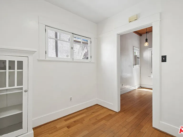 2515 Elsinore St — Photo 8