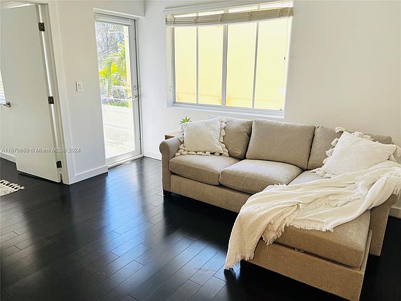 4th image of 551 Michigan Ave APT 123