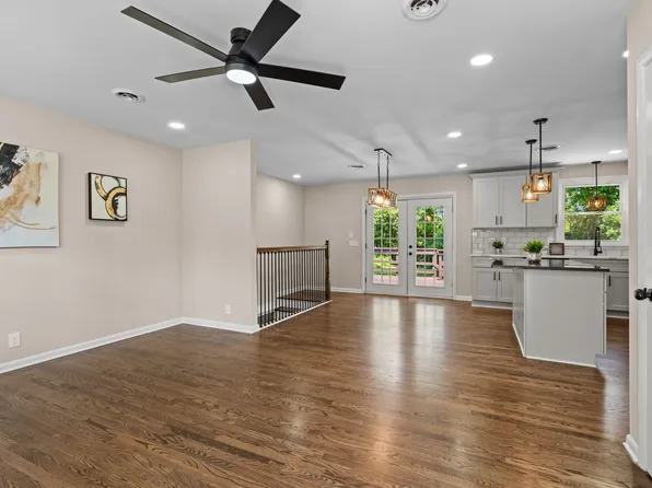 3036 Sunnyview Dr, Nashville, TN 37218