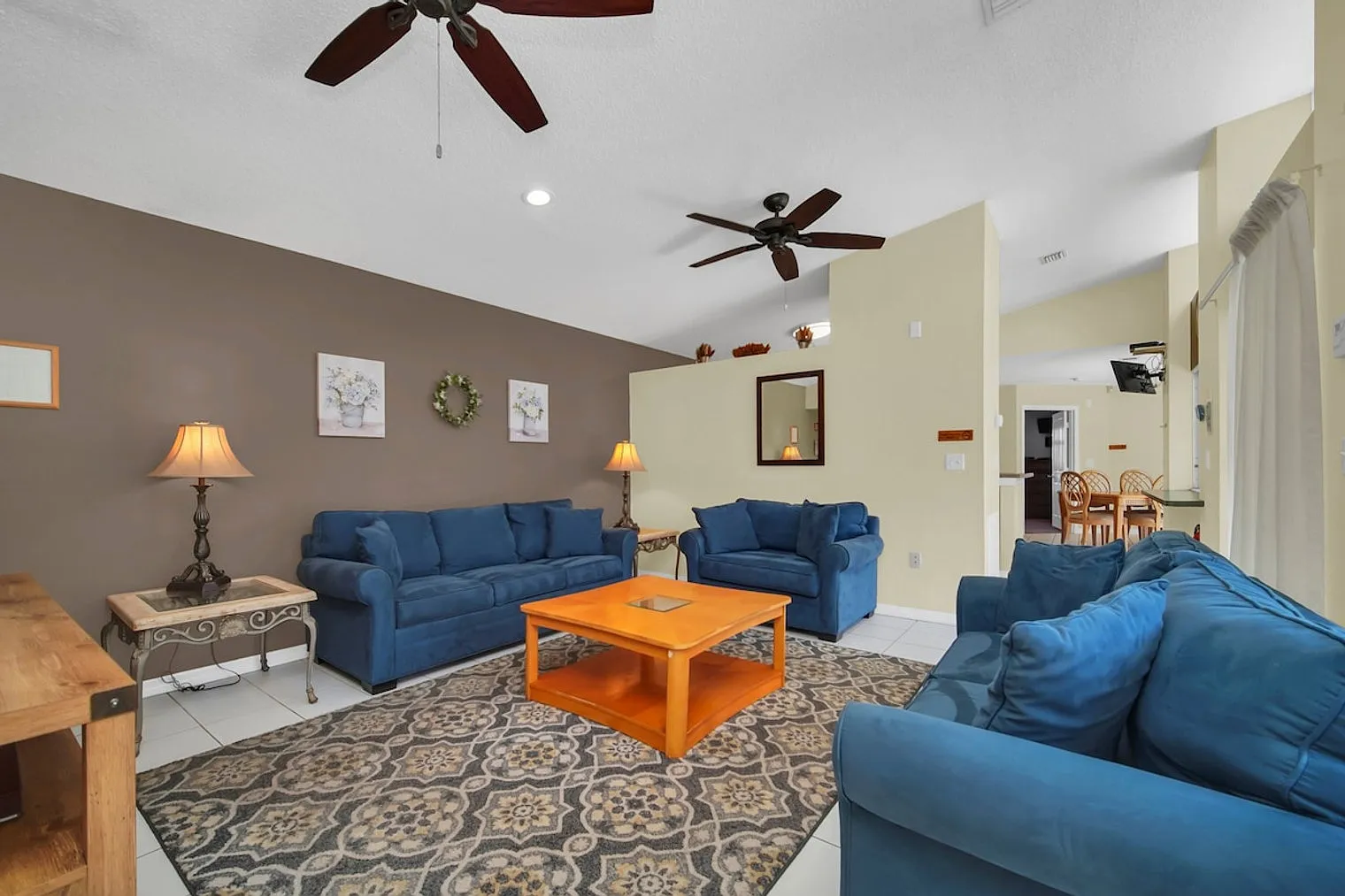 4 bed, 4.0 bath, 1991 sqft, $4,050 — Photo 3