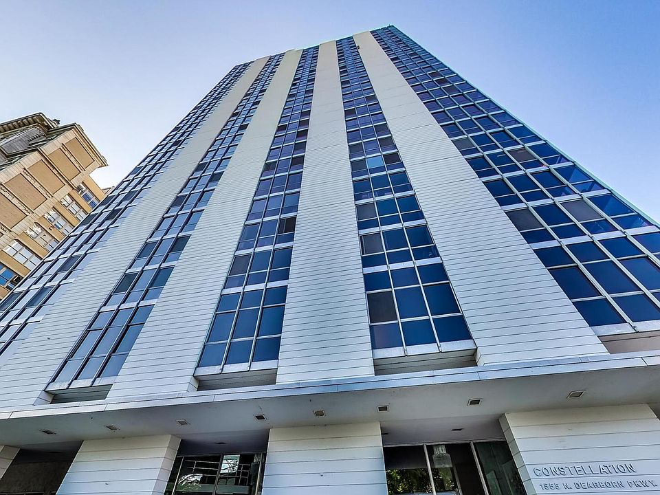 1st image of 1555 N Dearborn Pkwy APT 7A