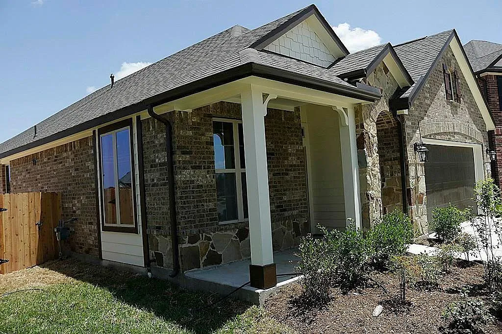 Building Photo - 24802 Silver Press Dr