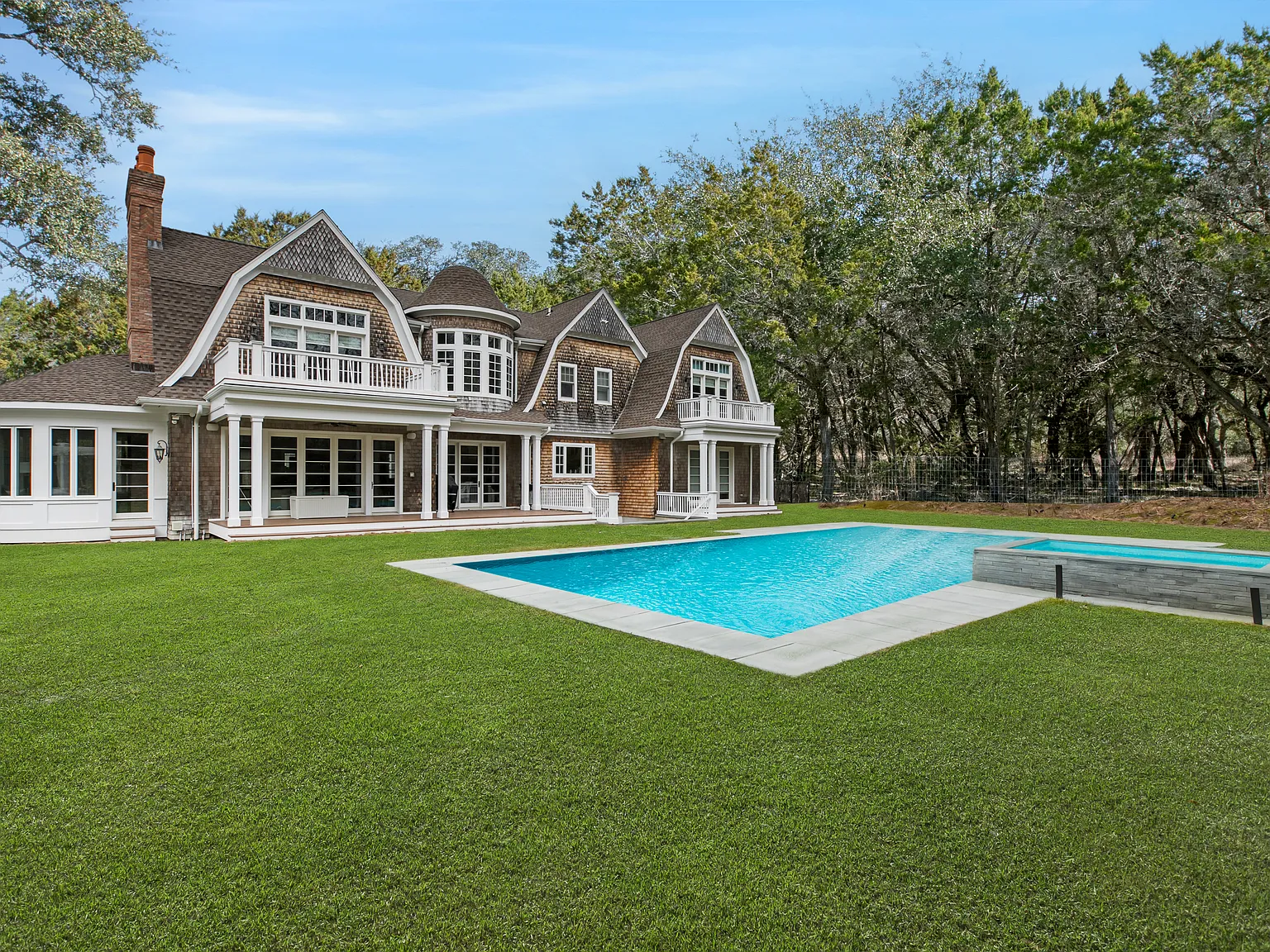 Sag Harbor Estate with Tennis & Heated Gunite Pool, Spa — Photo 1