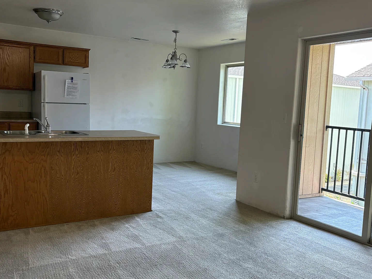 2 bed, 900 sqft, $1,400 — Photo 3
