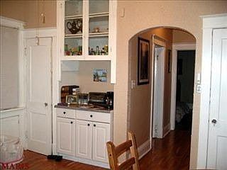 5th image of 4035 Giles Ave