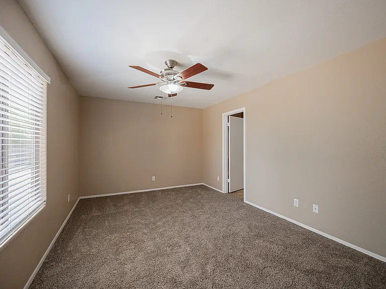 6413 W Elwood St — Photo 9