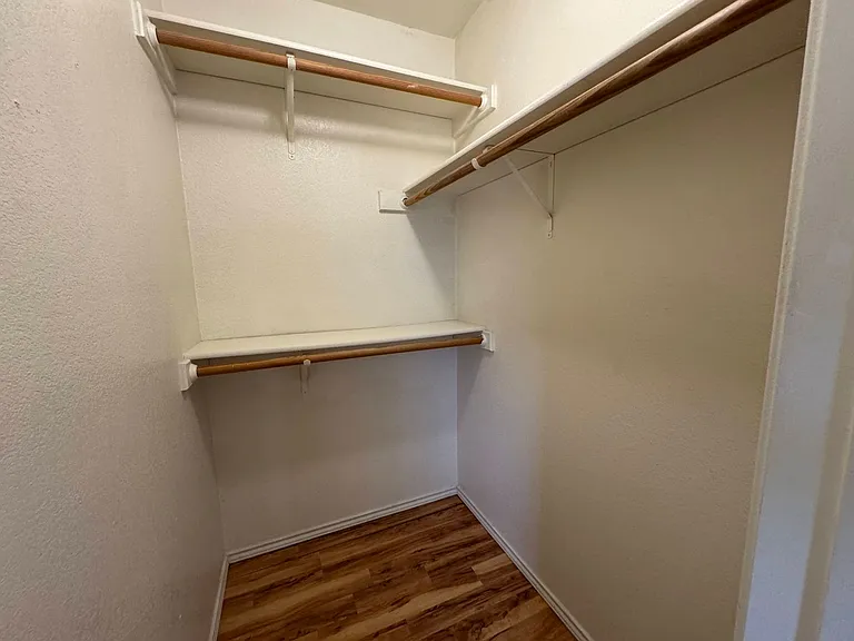 1701 Benttree Dr — Photo 16