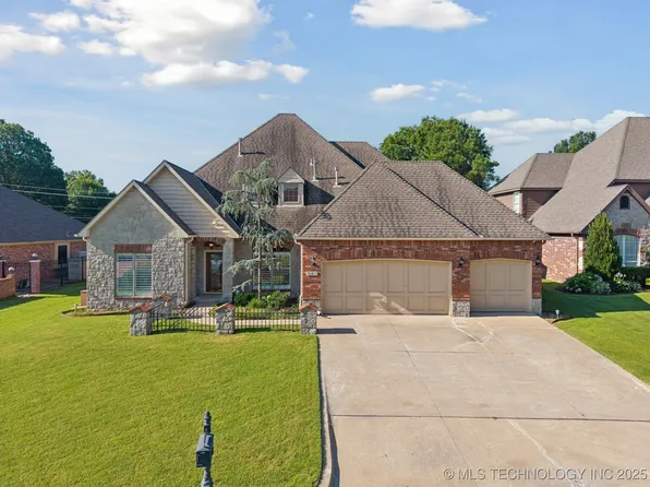 9222 E 80th Pl S, Tulsa, OK 74133