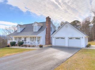 4530 Surrey Rd, Pulaski, VA 24301