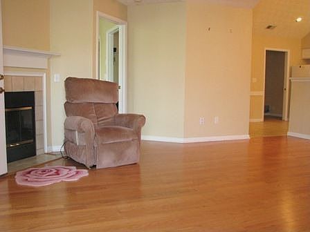 LR features gas log FP