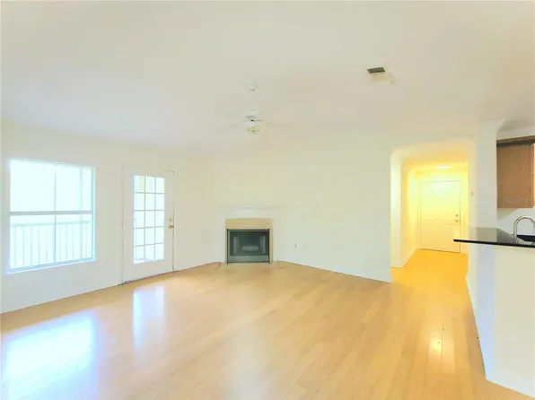 18191 Sterling Gate Cir, Tampa, FL 33647