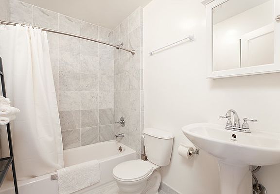 3rd image of 1360 Lombard St APT 302