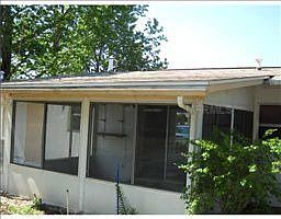 3rd image of 589 E Normandy Blvd