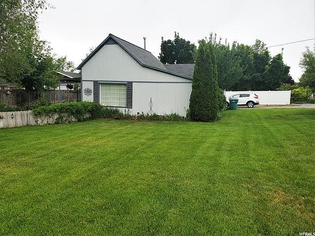 1st image of 1075 N 600th St E