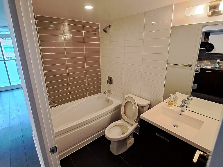 125 Redpath Ave #608 — Photo 16