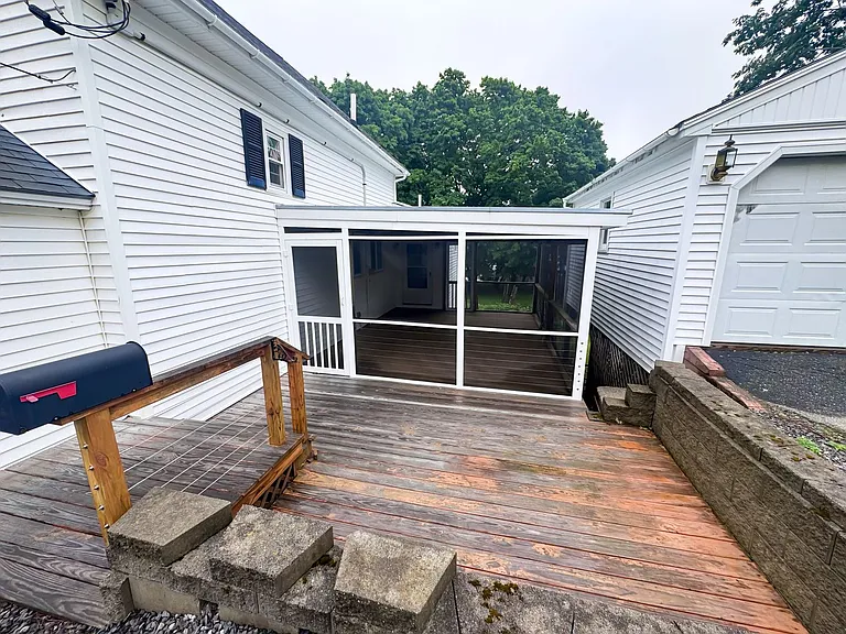 371 Middle St — Photo 21