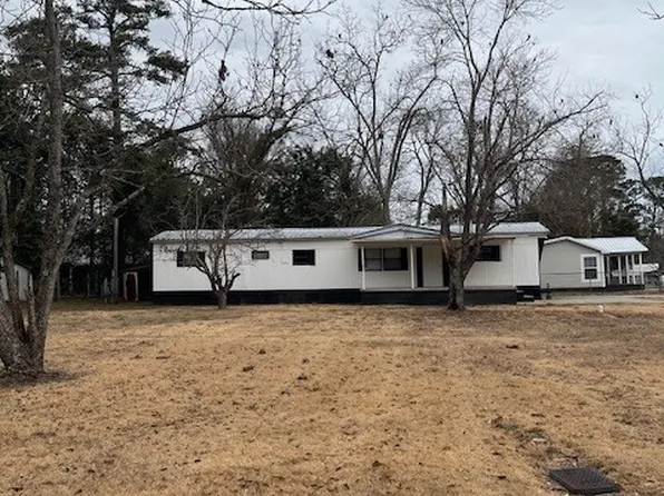 606 China St, Glennville, GA 30427