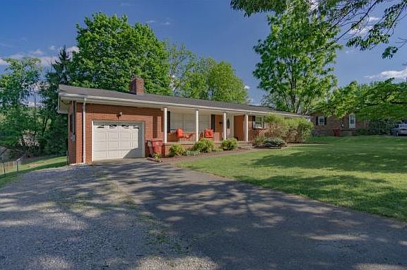 2nd image of 2203 N Greenwood Dr