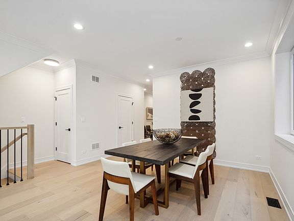 5th image of 3930 N Ashland Ave #1