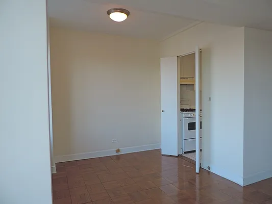 Rented by essential NEW YORK Real Estate | media 35