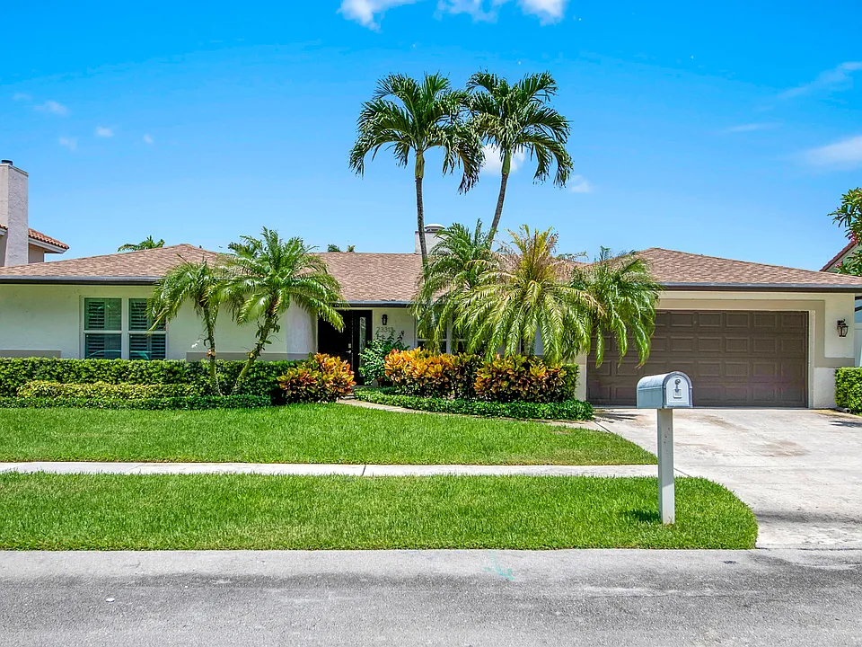 23313 Lago Mar Cir