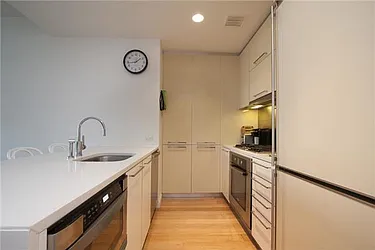 Sold by Space Marketing Shop