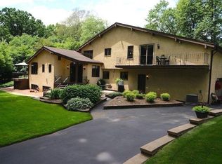 S14W31754 High Meadow Ln, Delafield, WI 53018