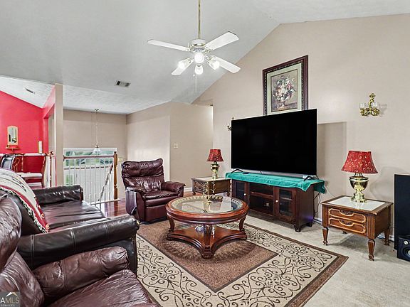 4th image of 136 Harbour Lake Dr