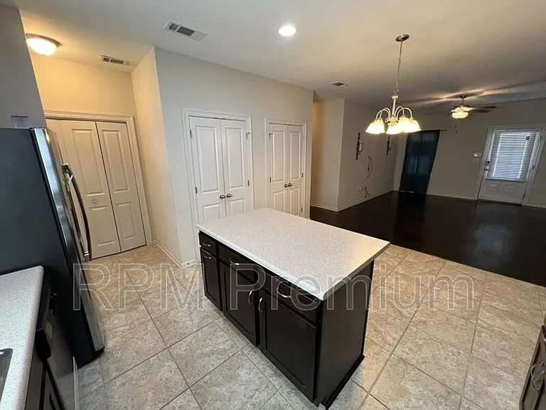 8614 Forestwood Ave — Photo 14
