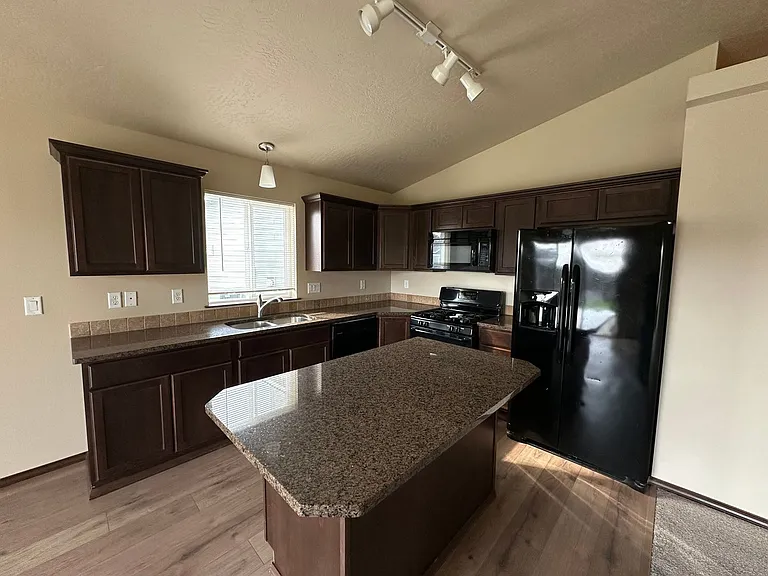 7810 W Kayak Ct — Photo 4