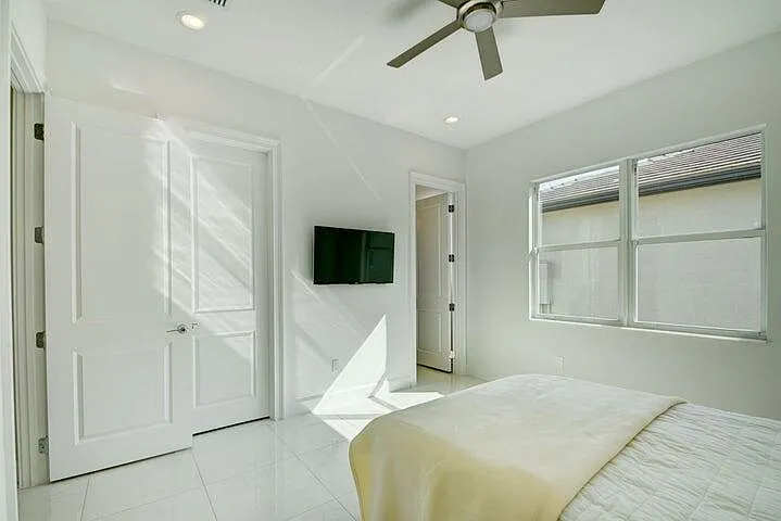 12832 Veneto Springs Dr — Photo 30