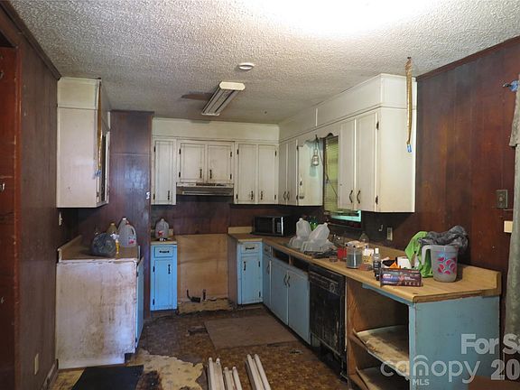 3rd image of 4814 Chapel Grove Rd