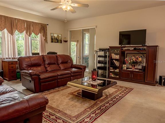 4th image of 405 Shady Pine Ct