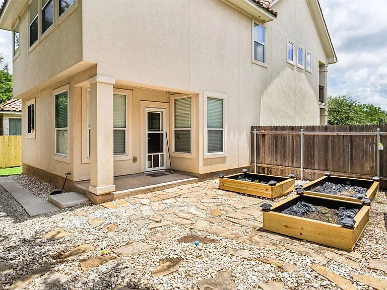 15528 Interlachen Dr — Photo 4