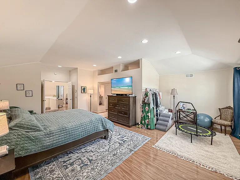 2111 Peak Pl — Photo 32