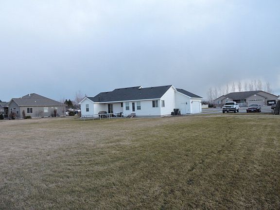 3rd image of 4905 E Rockwood Ave