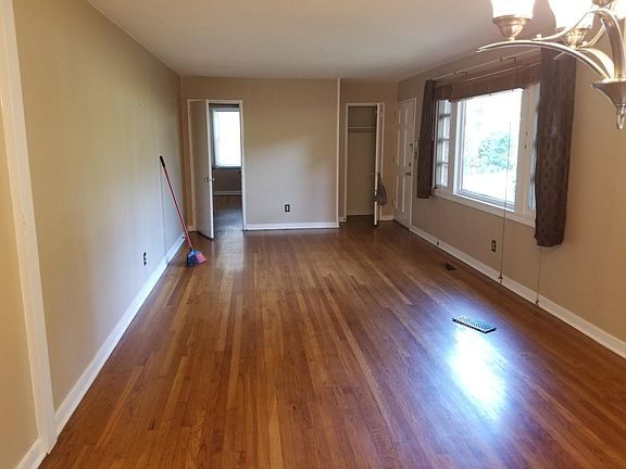 3rd image of 665 Thurmond Dr