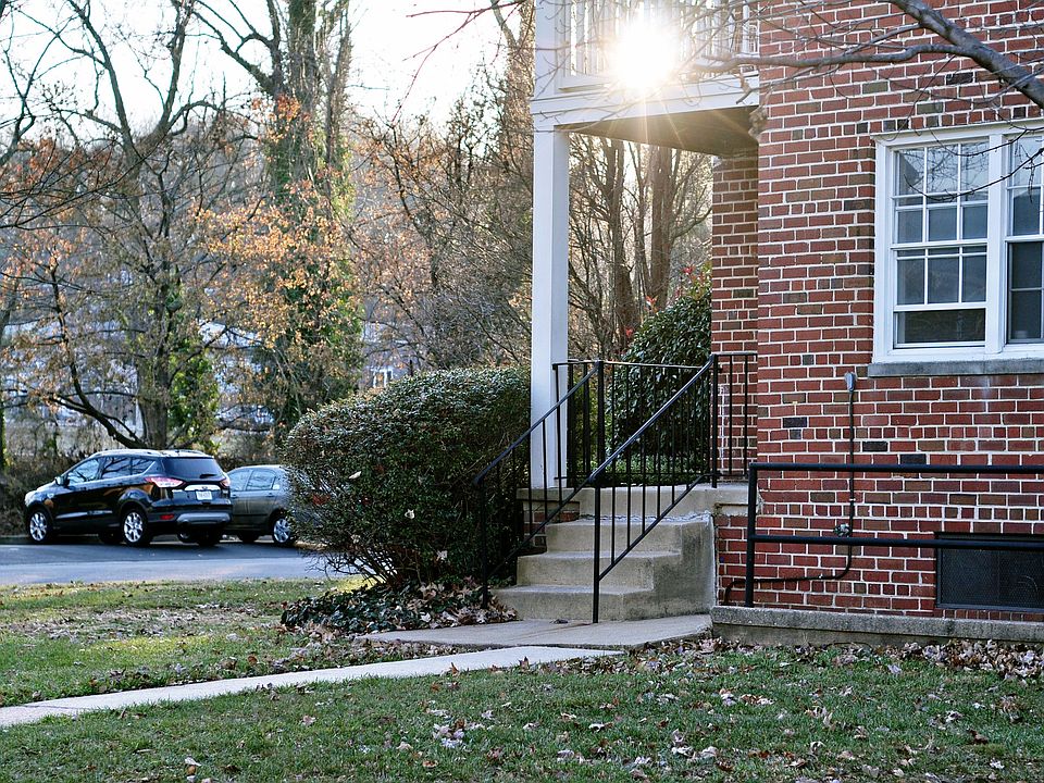 2nd image of 1707 Belle View Blvd APT A2