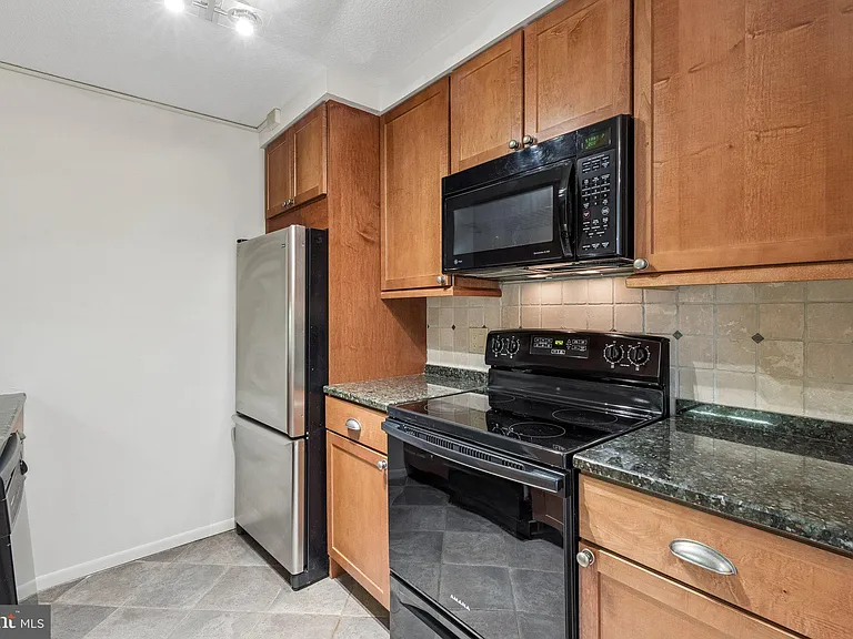 1420 Locust St #23E — Photo 8