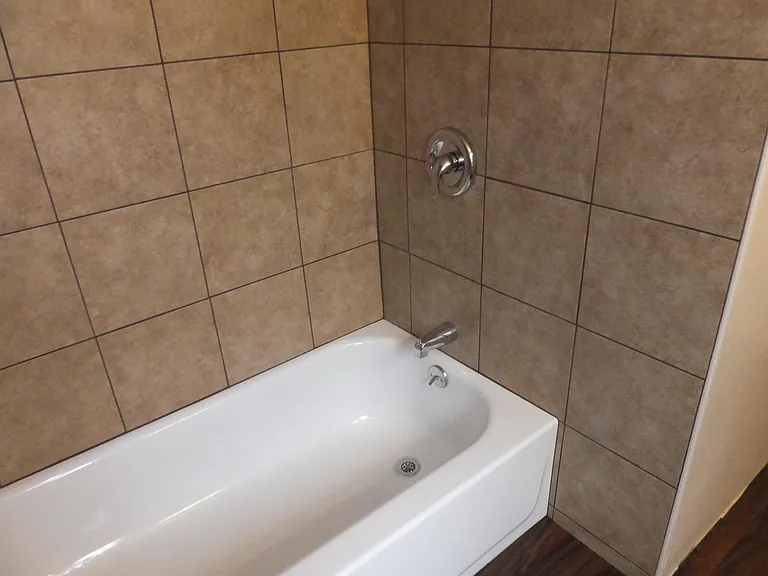 6890 N Paramount Blvd #12 — Photo 11