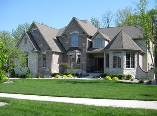 1275 Greenview Pl, Crown Point, IN 46307