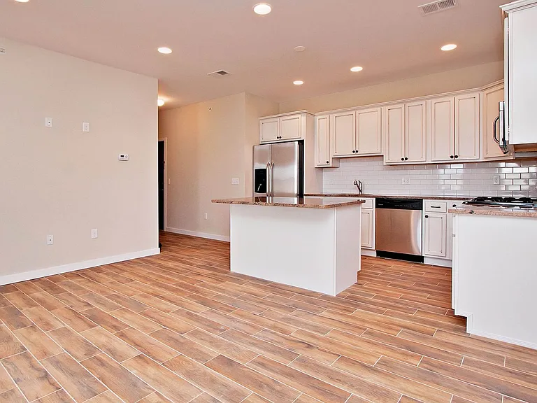 614 S Broad St #409 — Photo 9