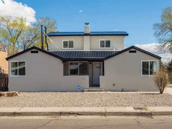 5002 La Cienega St NW, Albuquerque, NM 87107